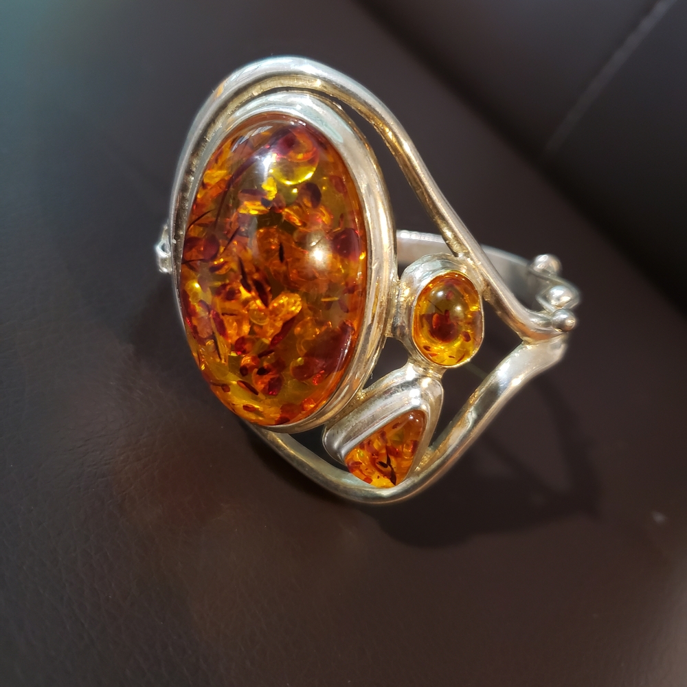 Amber Color Stone and Silver Tone Women's Bracelet - Picture 2 of 6